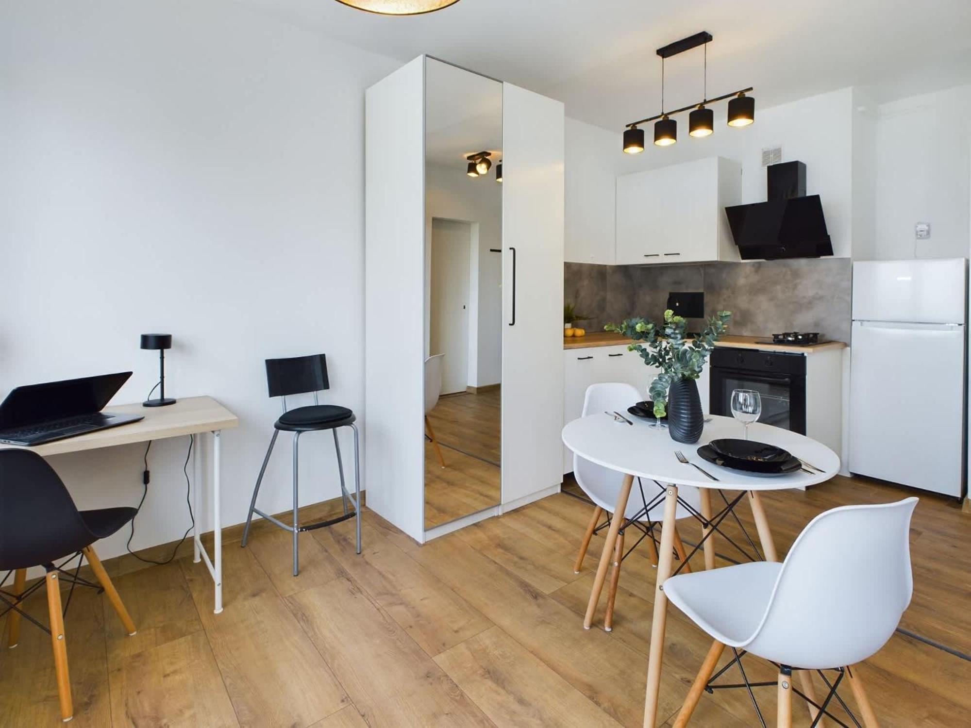 Bright In Downtown By Renters Apartament Warszawa